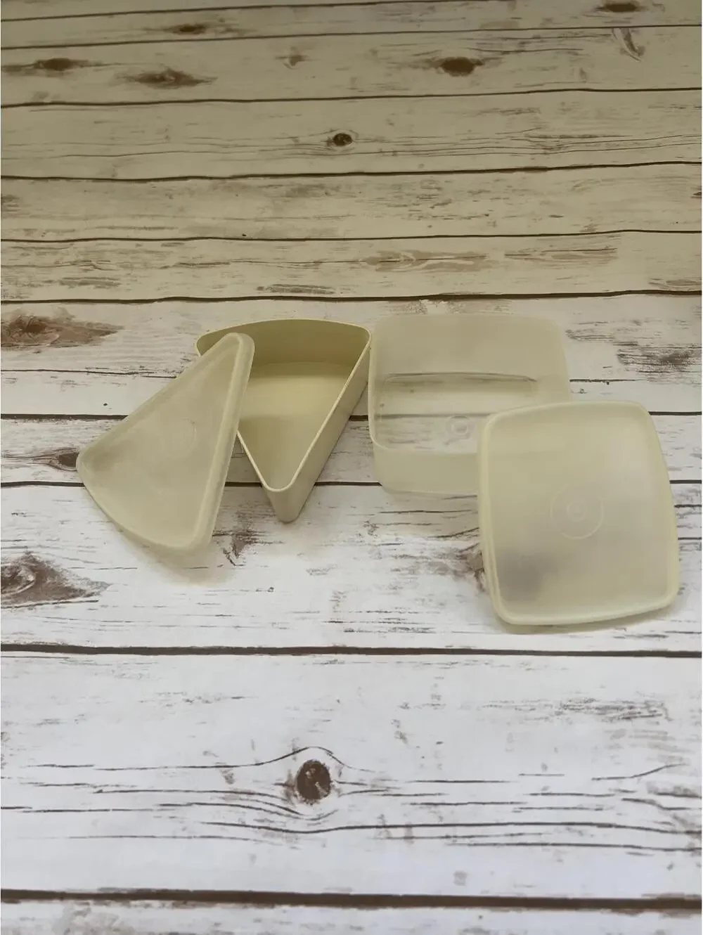 Vintage Tupperware Plastic Food Storage Containers with Lids -‎ Set of 2